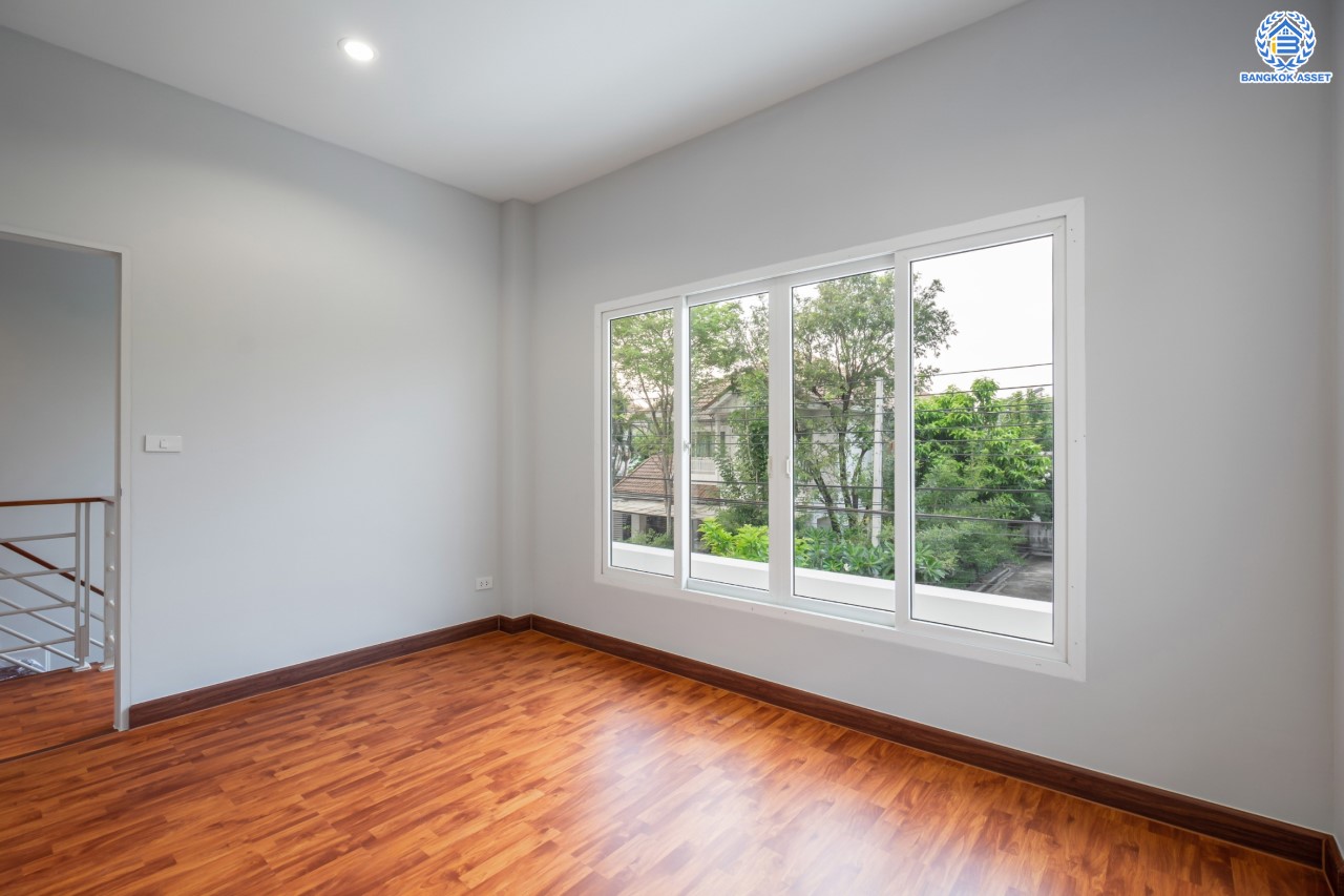 บ้านมือสองตกแต่งใหม่ ม.เพอร์เฟคเพลส1 ราชพฤกษ์ คุณภาพแบรนด์ Property Perfect เนื้อที่ 63.7 ตร.ว. บ้านเดี่ยวหลังใหญ่ ตอบโจทย์ทุกการอยู่อาศัย ฟังก์ชัน 3 ห้องนอน 3 ห้องน้ำ 2 ที่จอดรถ บนทำเลติดถนนราชพฤกษ์ ใกล้วงเวียนพระราม5 และรถไฟฟ้า "สถานีบางรักน้อยท่าอิฐ"